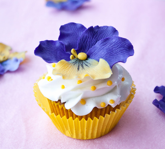 Gum paste pansies Gum paste pansies