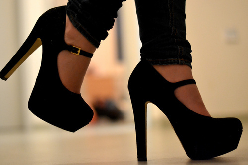 Black wedges Black wedges
