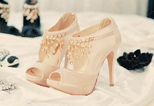 Diamond embezzled wedges