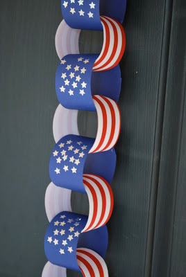 Patriotic paper chain