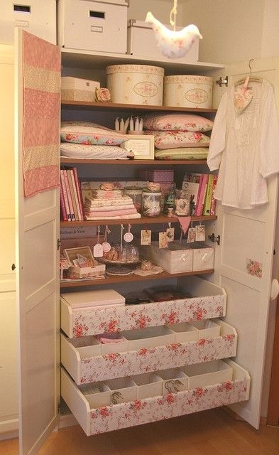 Shabby chic closet Shabby chic closet