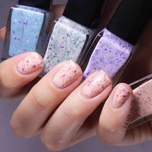 Peach splatter nails