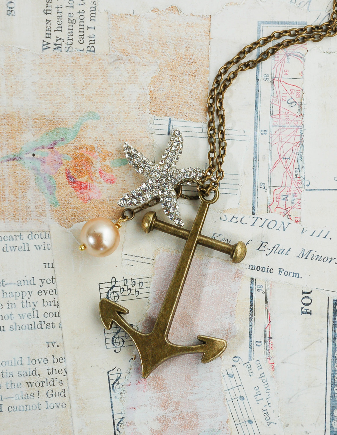 Gold anchor necklace