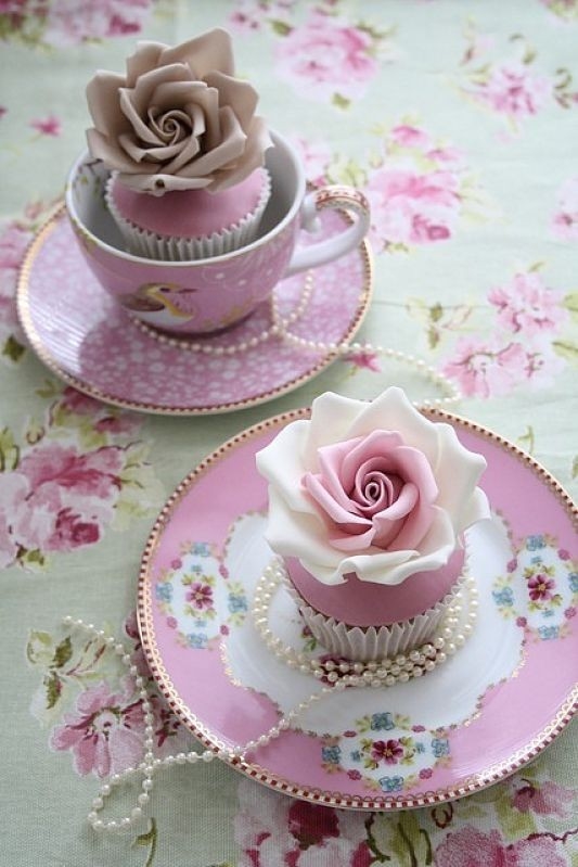 Pretty Rose Teacup Cupcakes
