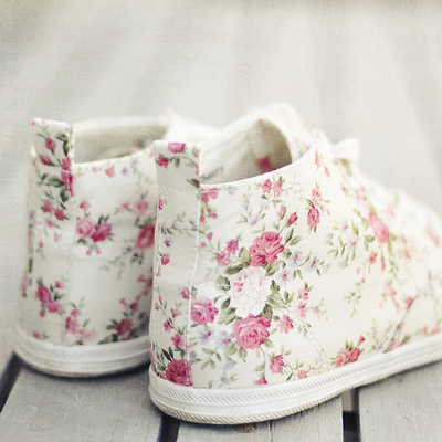 Floral converses Floral converses
