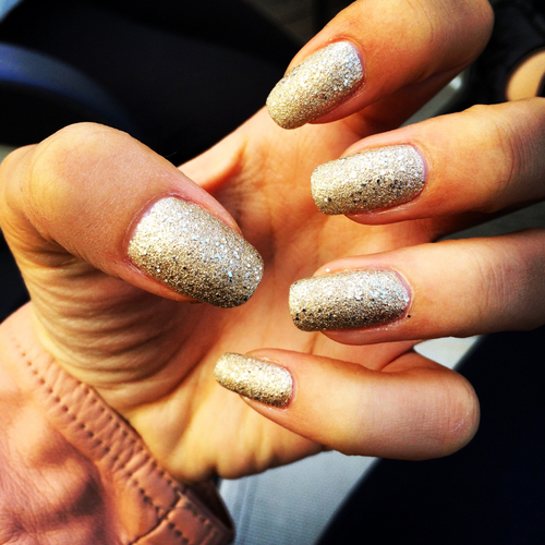 Gold glitter nails