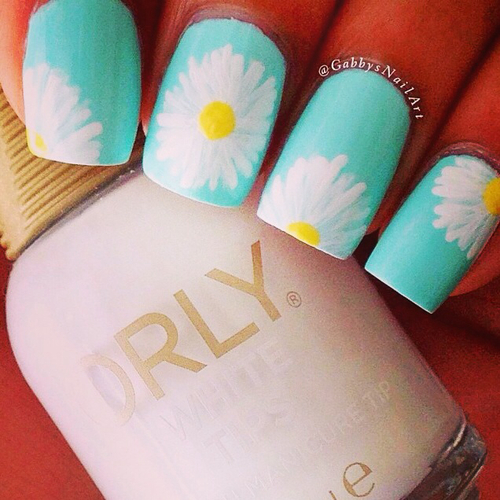 Daisy nails Daisy nails