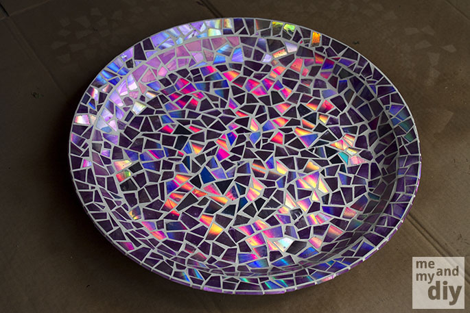 Mosaic tile birdbath Mosaic tile birdbath