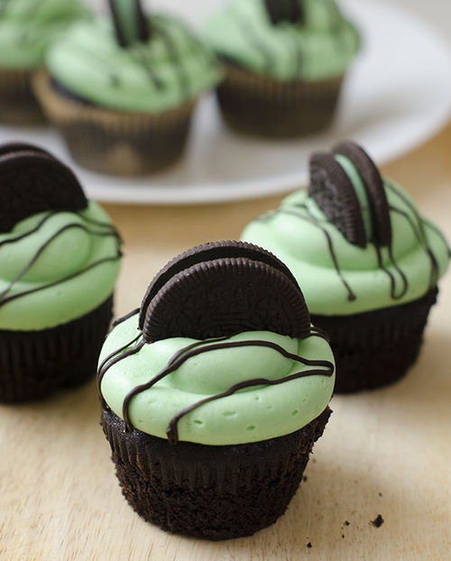 Mint oreo cupcakes