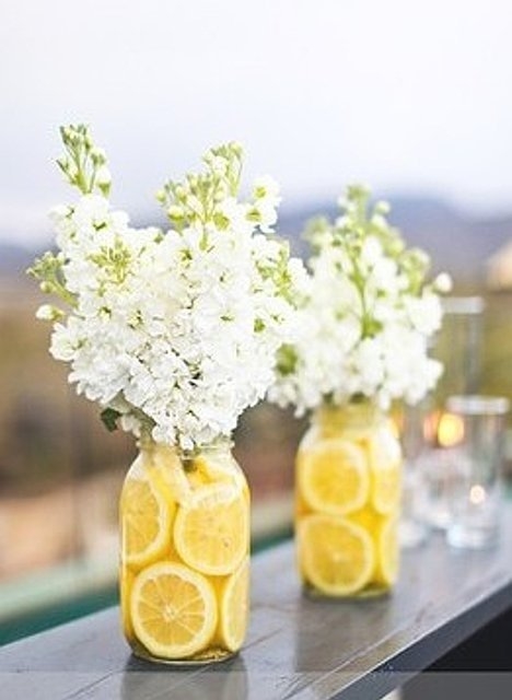 Fresh Flowers & Lemon Slices Fresh Flowers & Lemon Slices