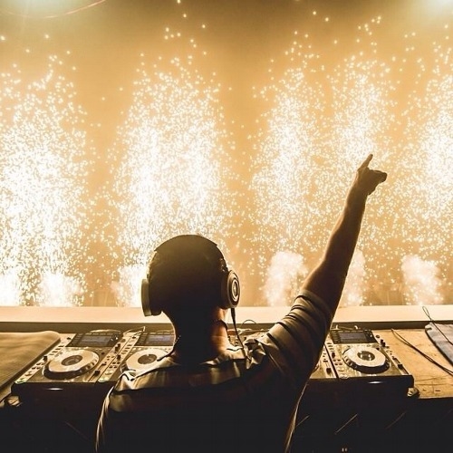 DJ 