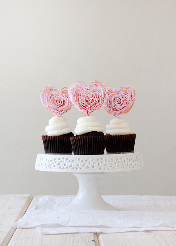 IY RUFFLE FONDANT HEARTS