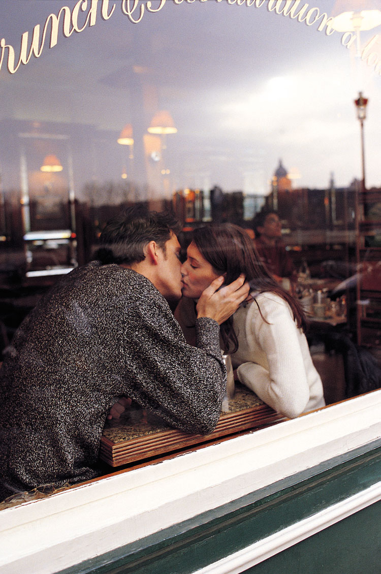 Coffeehouse kiss Coffeehouse kiss