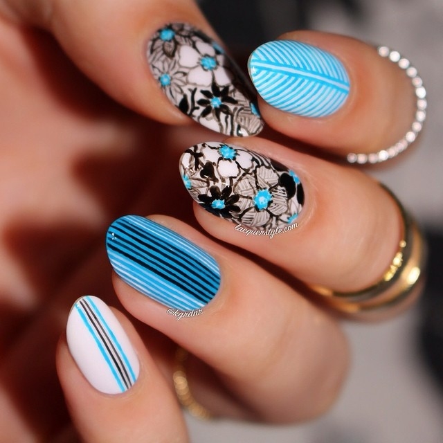 Blue Floral manicure