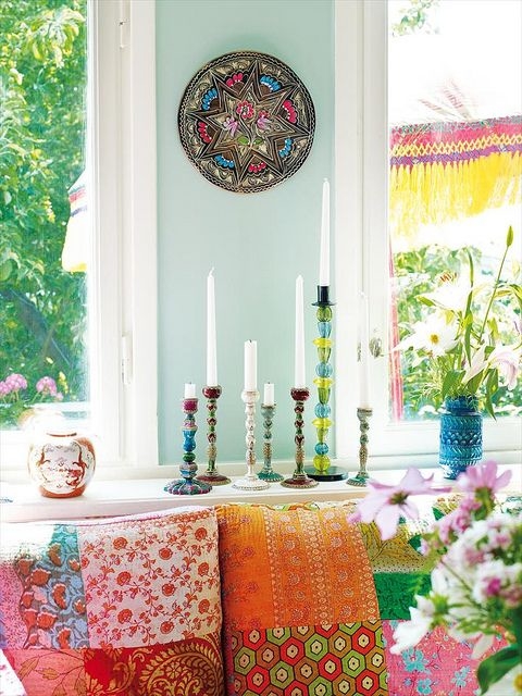 Bright colorful livingroom