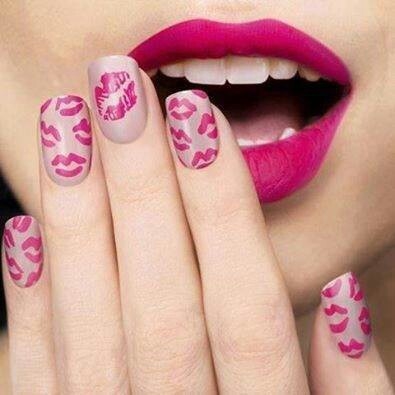Kissy nails Kissy nails