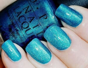 Blue sparkly nails Blue sparkly nails