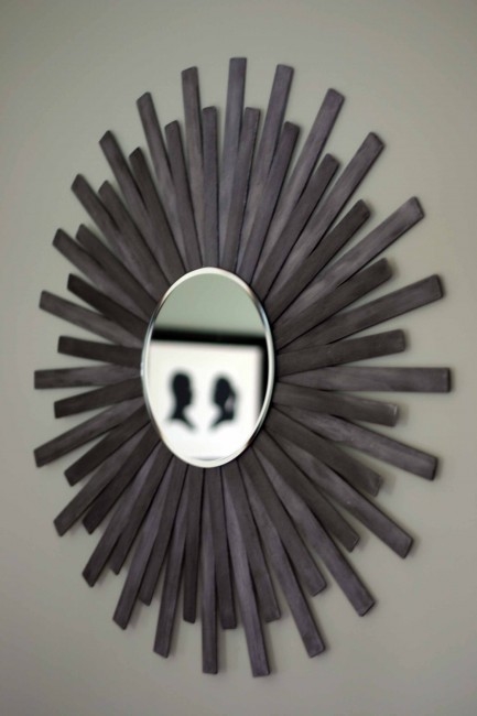 DIY Sunburst Wall Mirror of Paint Sticks