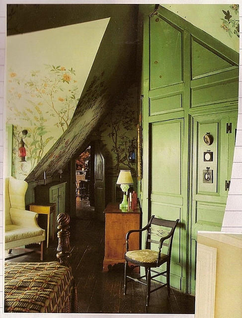 Paint & Wall Stencils on Unique Room Walls