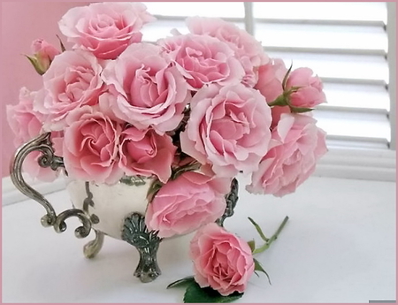 Soft Pink Roses in Silver Kettle Soft Pink Roses in Silver Kettle