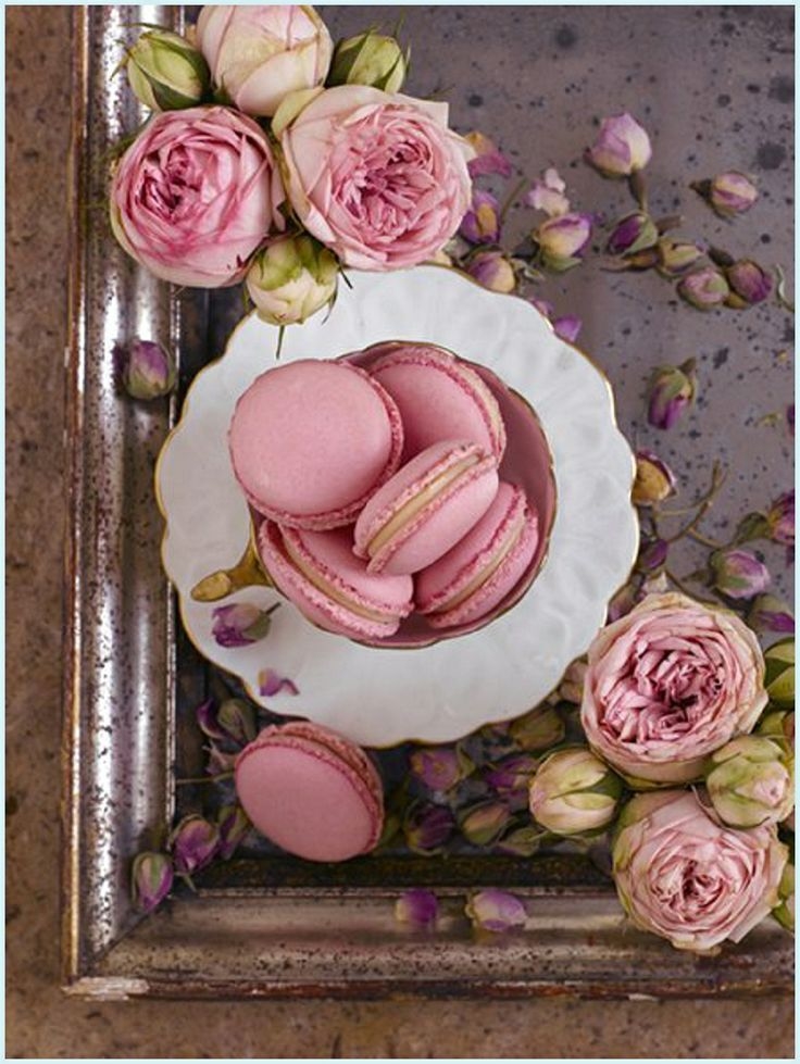 Macaroons & Pink Roses Macaroons & Pink Roses
