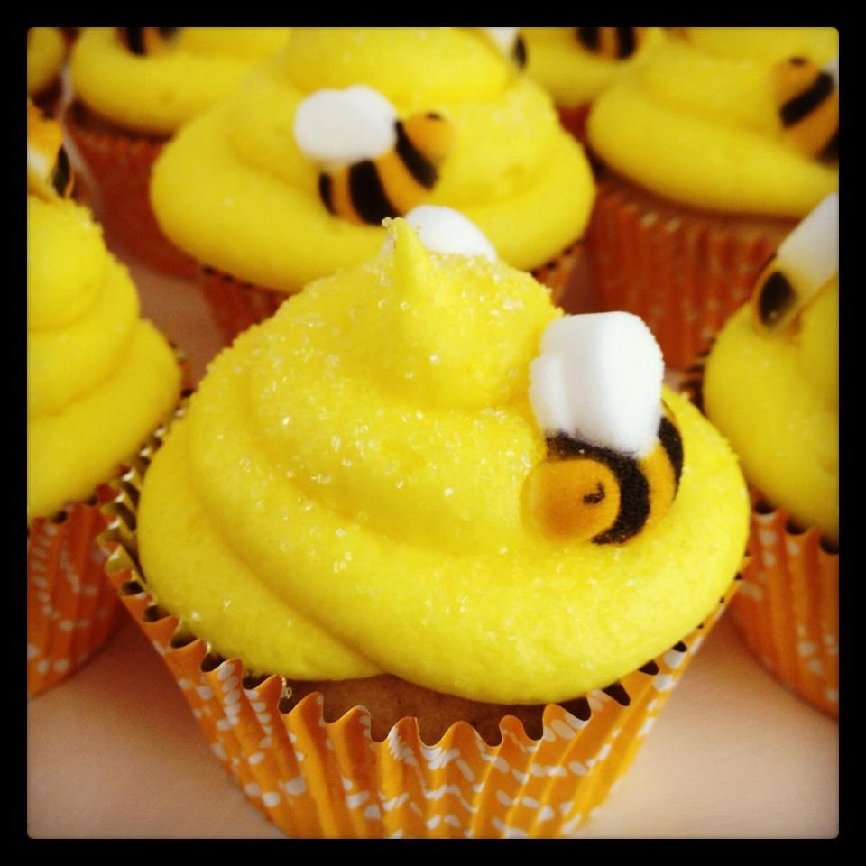 Yellow Bumble Bee Cupcakes