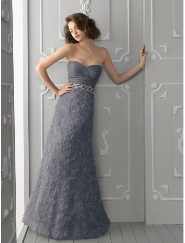 Satin Sweetheart Neckline A-Line Evening Gown of Soft Grey Satin Sweetheart Neckline A-Line Evening Gown of Soft Grey