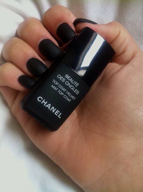 Chanel black nails Chanel black nails