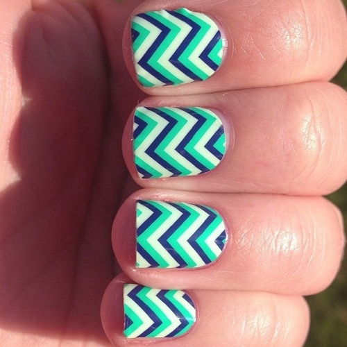 Chevron nails Chevron nails
