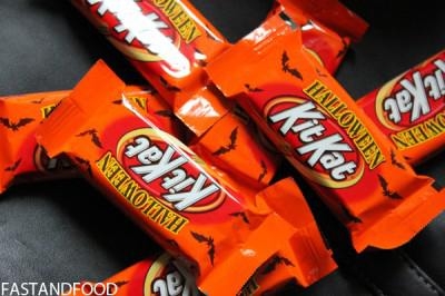 Halloween kitkat