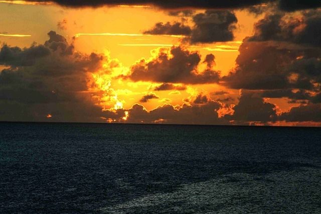 Golden yellow sunset Golden yellow sunset