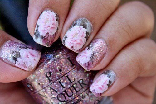 Floral glitter nails