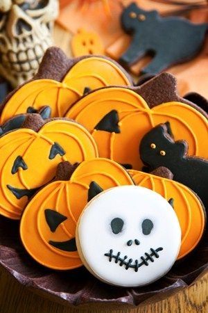 Pumpkin, Ghosts & Black Cat Cookies Pumpkin, Ghosts & Black Cat Cookies