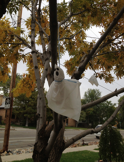 Hanging ghost tree decorations Hanging ghost tree decorations