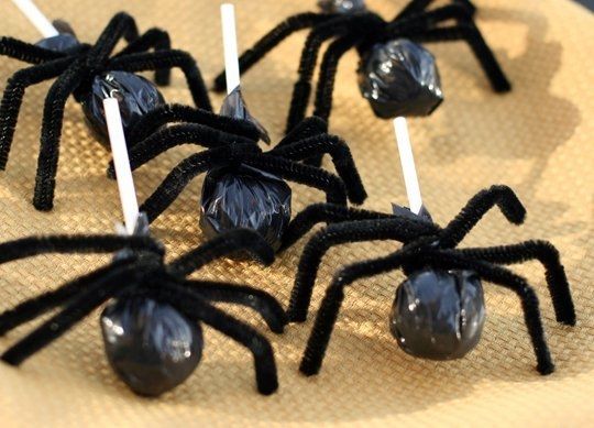 Spooky creepy spider lollipops