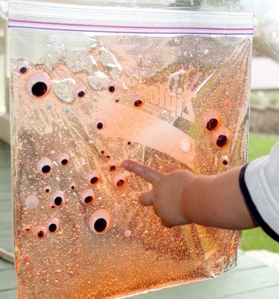 Toddler sensory bag with slimy eyes Toddler sensory bag with slimy eyes
