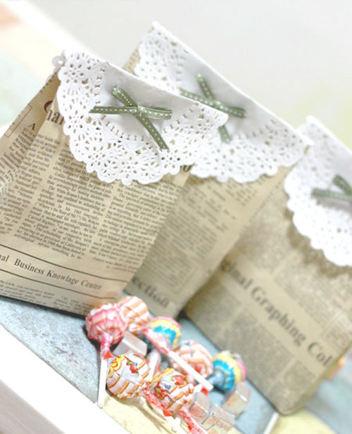 DIY Newspaper made favor bag