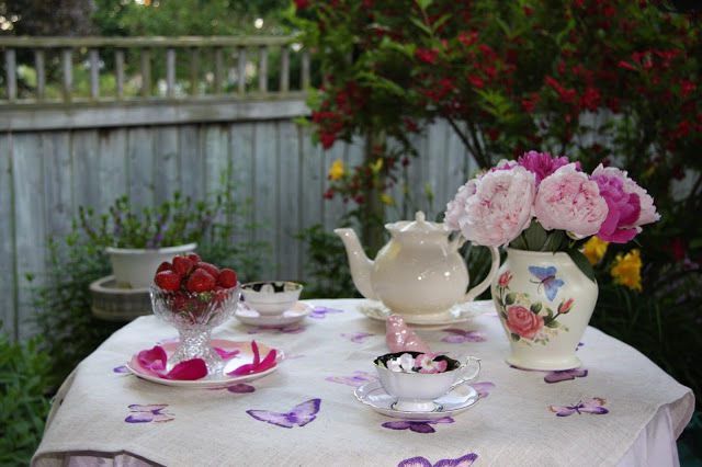 A spot of tea in the garden