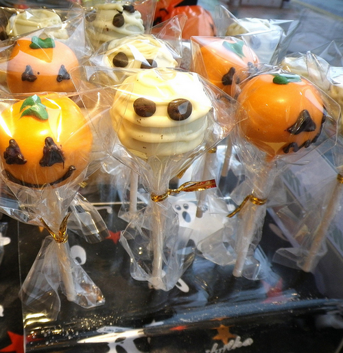 Halloween cake pops