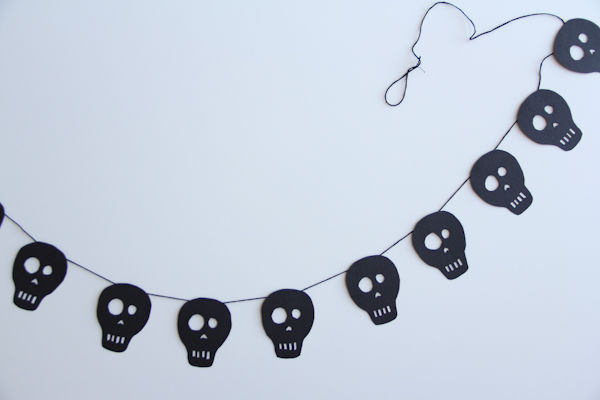 Skull garland Skull garland