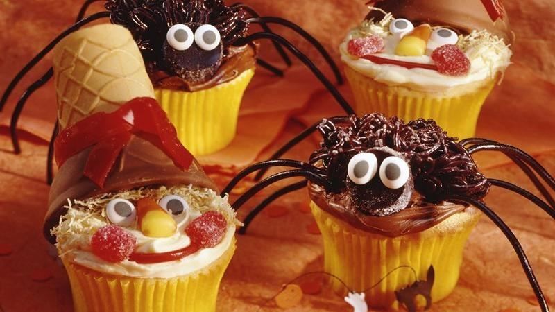 Halloween Spider and Scarecrow Cupcakes