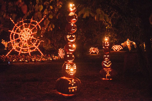 Stacked jack o lanterns Stacked jack o lanterns