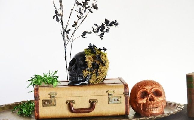 DIY Halloween Chic Skulls