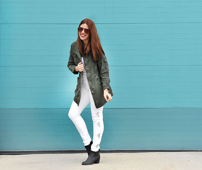 DIY Triangle Studded Jeans DIY Triangle Studded Jeans