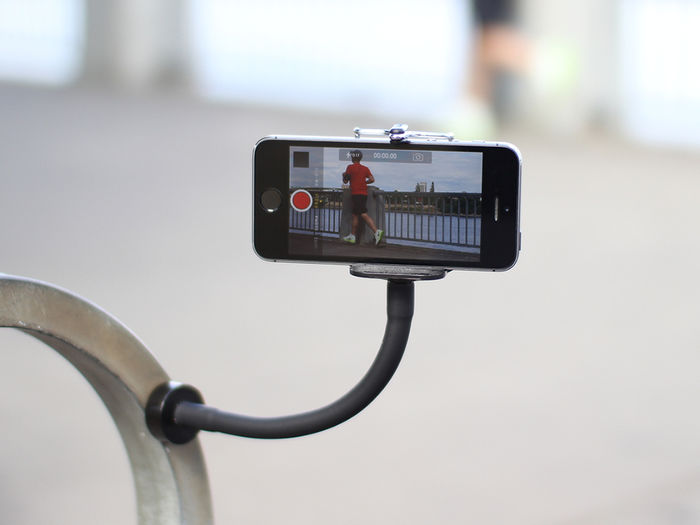 Gripsnap: Magnetic holder for phones
