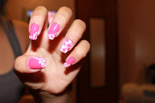 Pink bubble polkadot nail art