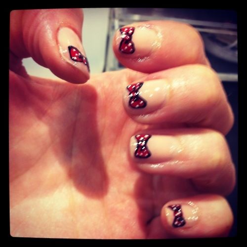Bow nails