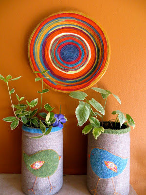 Yarn plate wall hanging