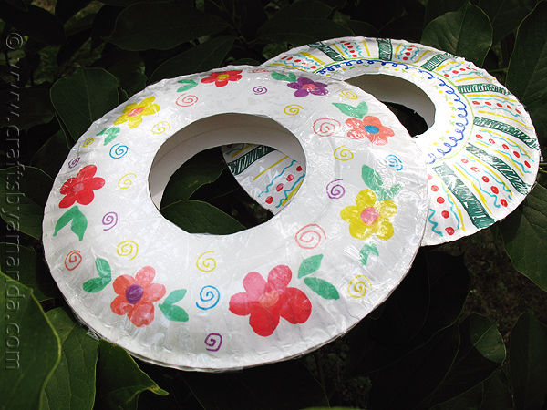 Paper plate frisbees Paper plate frisbees
