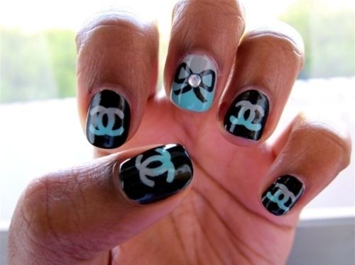 Chanel bow nails Chanel bow nails